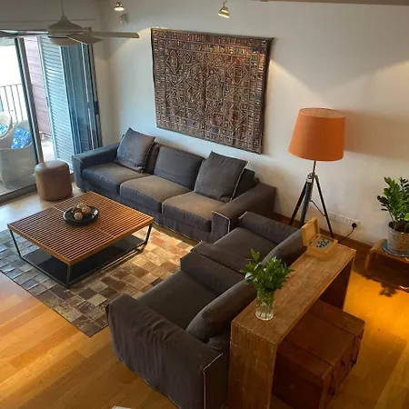 Apartment 3-storey Penthouse Near Marina *